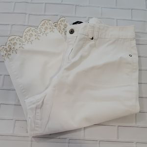 Gloria Vanderbilt white capri pants sz 16